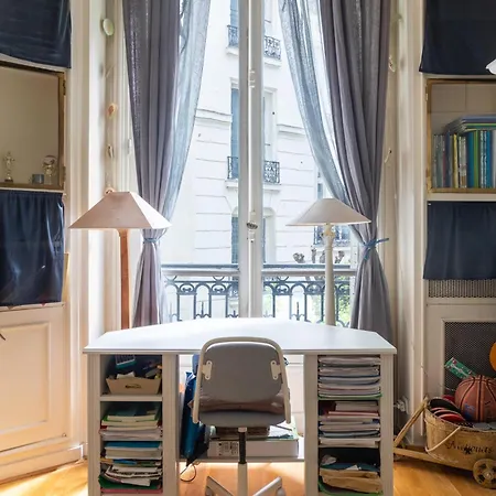 French Country-style 4bd Ternes Appartamento
