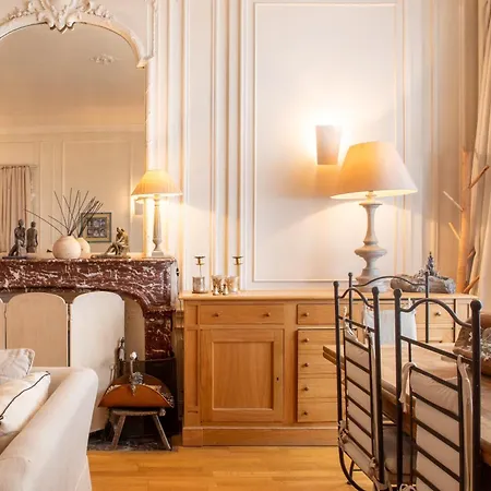 French Country-style 4bd Ternes