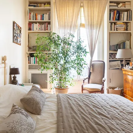 French Country-style 4bd Ternes Appartamento